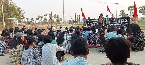 IrrawaddyNews's tweet photo. Protesters demand MOGE sanctions

Protesters in Taze Township, Sagaing Region, called on the international community to sanction Myanma Oil and Gas Enterprise and its Thai partner state-owned PTT to stop paying MOGE. (Photo: CJ)
 #Whatshappeninginmyanmar https://t.co/OdxN8SzxaD