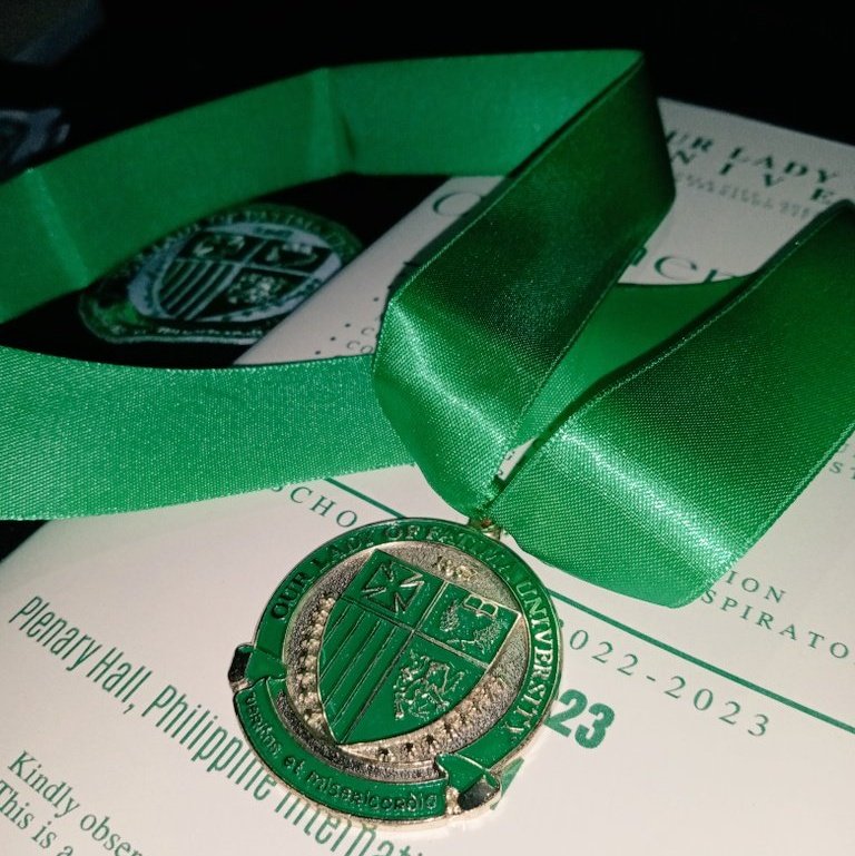 ahjumma199x's tweet photo. Finally!!!! 😭🎓🖤💚 #Batch2020 https://t.co/cSojQlPfyf