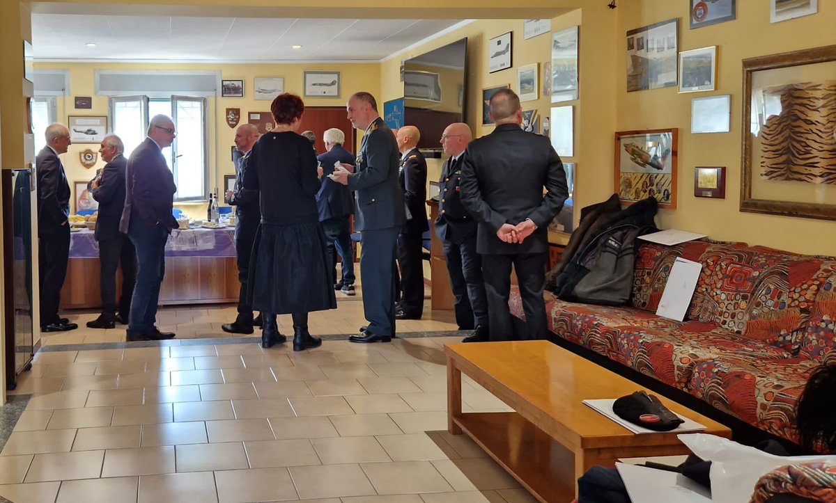 assoaeroarma's tweet image. Il 2marzo a #Cameri nella #TigerHouse incontro con autorità di Novara. Insieme al Presidente Nazionale #GiulioMainini, il Comandante dell’Aeroporto per illustrare programma centenario #AeronauticaMilitare e eventi che si svolgeranno a #Novara e dintorni

#AeronauticaMilitare100