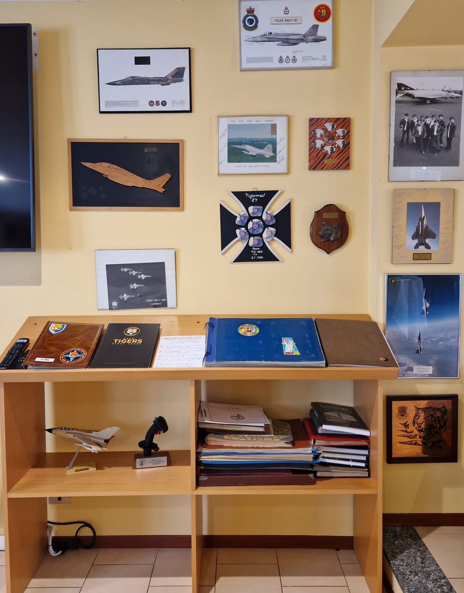 assoaeroarma's tweet image. Il 2marzo a #Cameri nella #TigerHouse incontro con autorità di Novara. Insieme al Presidente Nazionale #GiulioMainini, il Comandante dell’Aeroporto per illustrare programma centenario #AeronauticaMilitare e eventi che si svolgeranno a #Novara e dintorni

#AeronauticaMilitare100