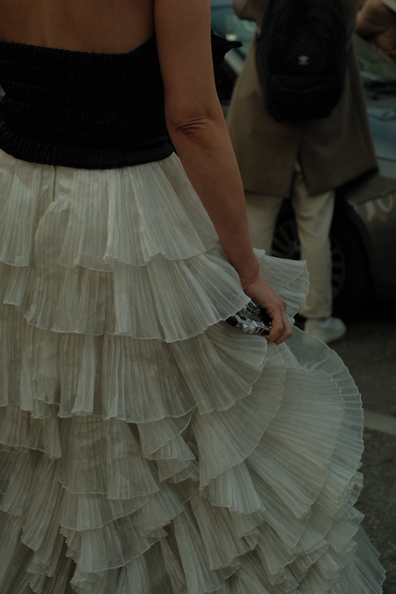 Brvsco's tweet photo. Je viens spam ici aussi #pfw #pfw23 #FashionWeek #FashionWeekparis https://t.co/1wR311d6LD
