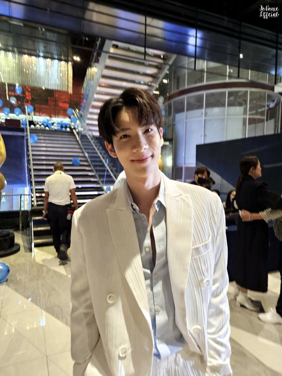 JoKVPofficial's tweet photo. น้องโจ เข้างานไปแล้วนะคะ 💚
ขอบคุณทุกคนที่มาหาน้าา 
เจอกันงานหน้าค่า 😘
@kavinpat_t 
#kavinkvp 
#YEvolution2023 
#HanyangInternational https://t.co/8mZCP6hO2L