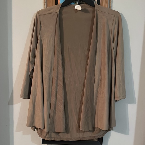 LenitaApril's tweet photo. So good I had to share! Check out all the items I'm loving on @Poshmarkapp #poshmark #fashion #style #shopmycloset #chicos #lovenation: https://t.co/qu8sdtQ0qK https://t.co/qsf0Fnhz0I