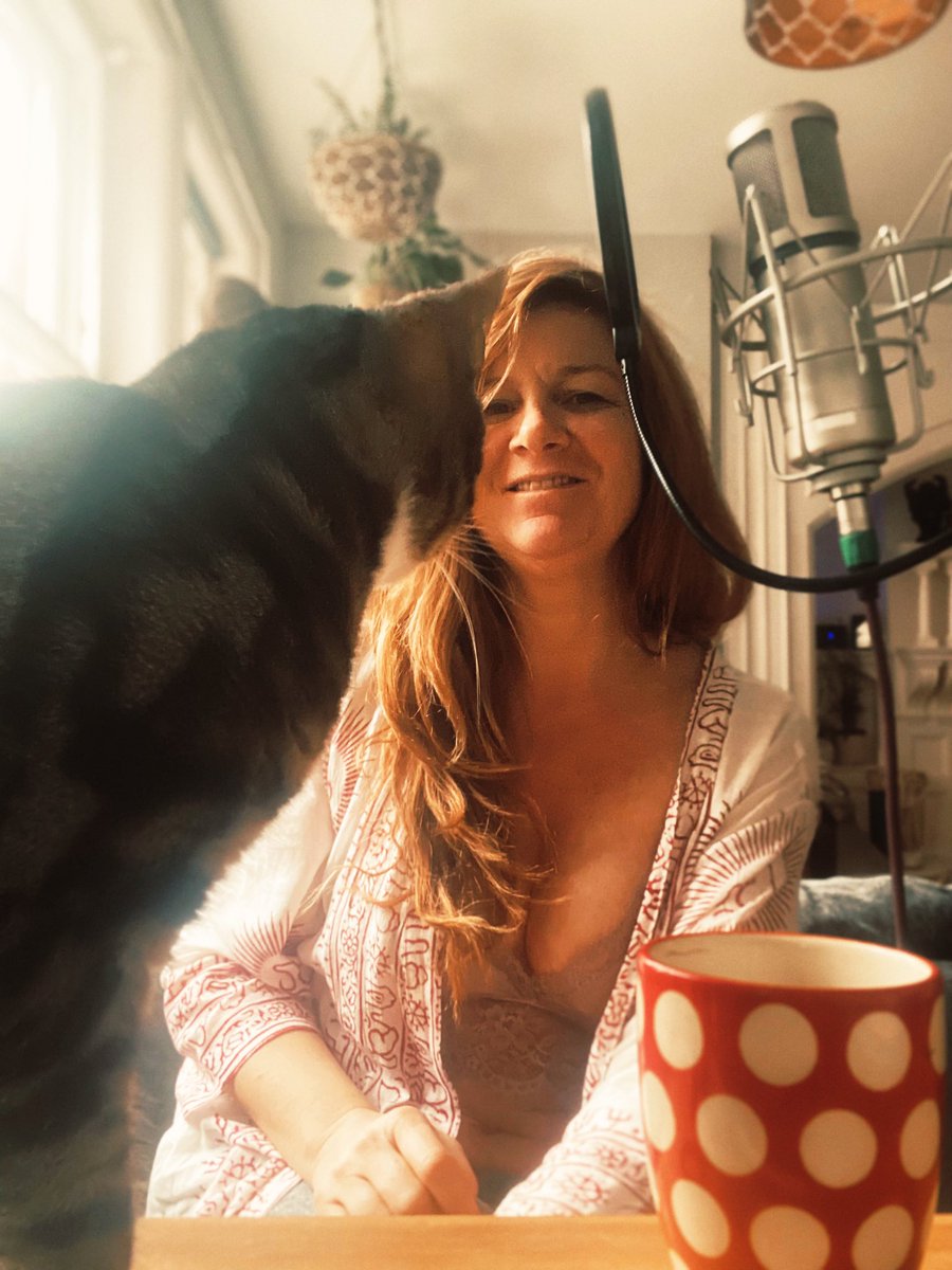 SuziMartinbird's tweet photo. The only thing I have on in morning is the radio 😉❤️
@belfast247onair 
Congratulations @PaulMartin &amp;Jenny the Doc 1 year of PM On Saturday 
Loving being part of the show and your journey in the airwaves ..today was epic 🍾🚀 https://t.co/yZE44VsIik