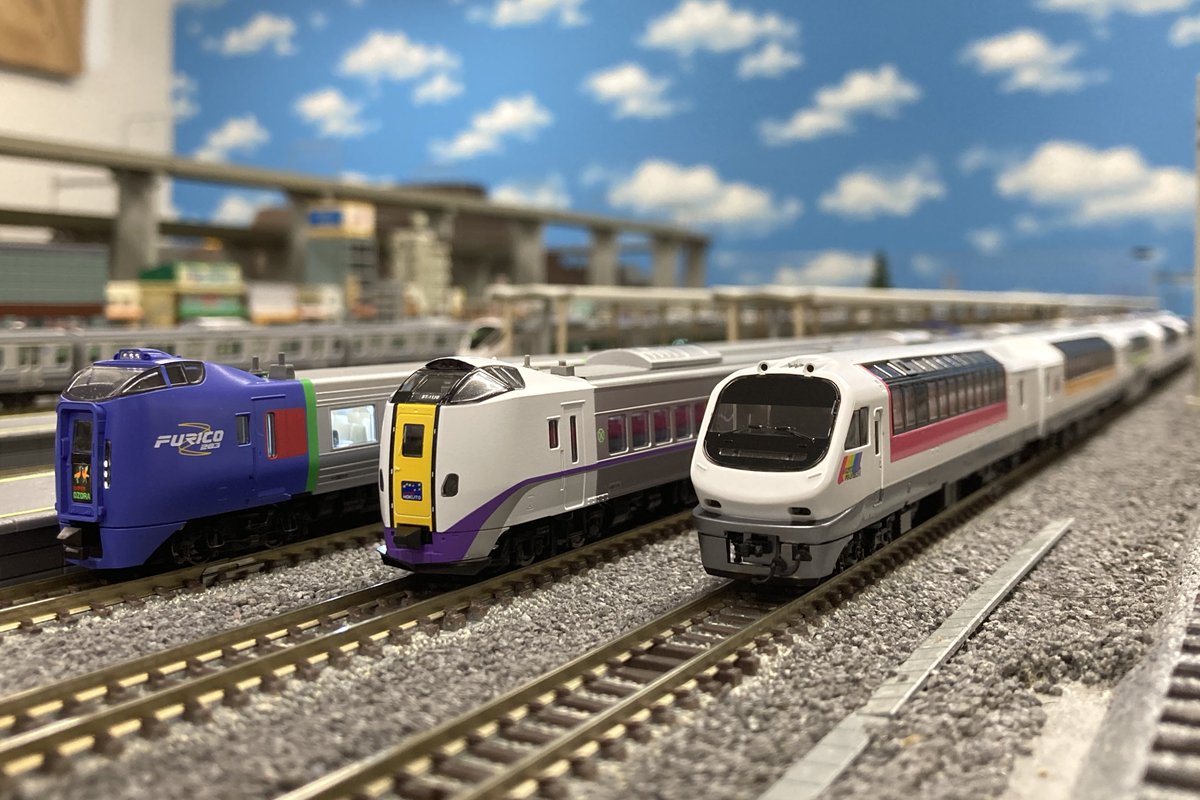 kiha_2310's tweet photo. 今日はプラスポートで運転してきました
先日入手したノースレインボーExp.もついに貸レデビューです✌🏻
常磐線系統も久しぶりに持って行き、知人所有のK70編成とコラボできました
#PLUSPORT https://t.co/TFheTj5Wrc