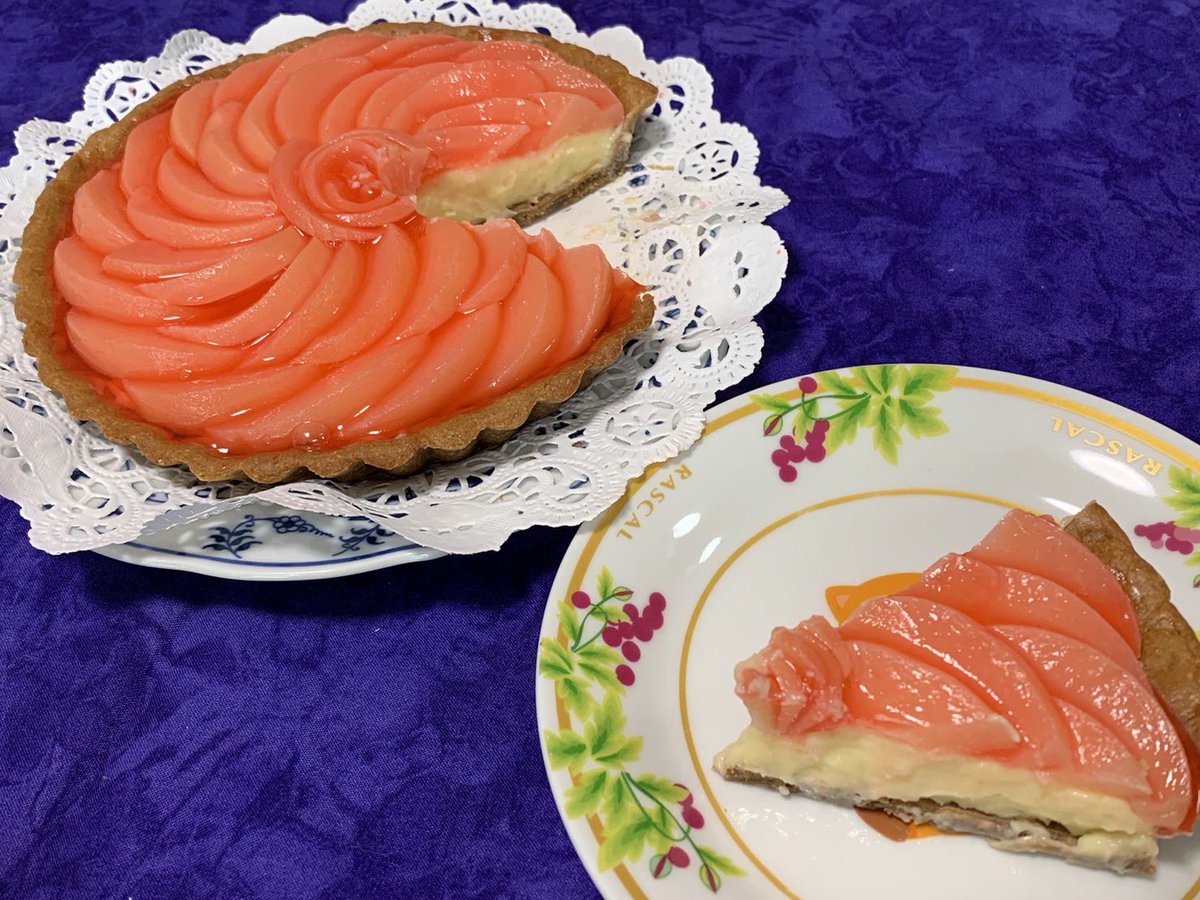 父親の誕生日ケーキとして桃のタルト作った
2時から始めて朝6時に完成したってよ。
正気どこ行ったんだろうね()