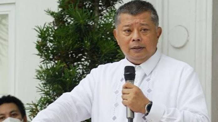 Dodo Dulay (@dododulay) on Twitter photo SOJ <a href="/BoyingRemulla31/">Boying Remulla</a> has offered a reward of P5-Million to any one who can give vital information/evidence to charge & prosecute the perpetrator/s & mastermind/s behind the murder-assassination of Negros Oriental Gov Roel Degamo & 5 other civilians. SOJ <a href="/BoyingRemulla31/">Boying Remulla</a> has offered a reward of P5-Million to any one who can give vital information/evidence to charge & prosecute the perpetrator/s & mastermind/s behind the murder-assassination of Negros Oriental Gov Roel Degamo & 5 other civilians.