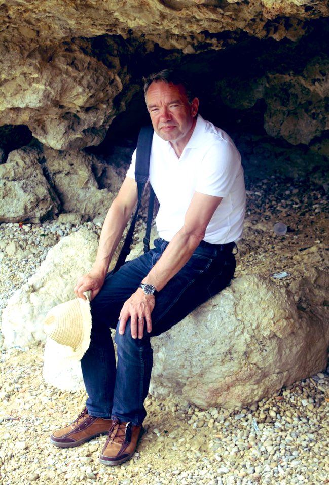 Dominiquepucini's tweet image. « Repose-toi d&apos;avoir bien fait, et laisse les autres dire de toi ce qu&apos;ils veulent. »
#Pythagore