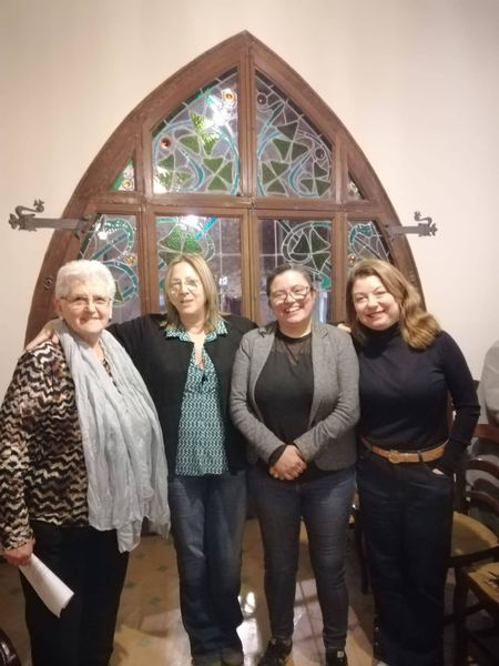 Dolors_Castella's tweet photo. Acte previ a la  #FiradelabotifarraLG : xerrada "Temps de matances: cròniques amb veu de dona", d'Inés Butron, amb la mocadera Asunción Oliveras. Records bonics de petita, a casa, amb les mocaderes Pepeta i Pilar. #MunicipisFeministes #ambTuiperTU
#estimolaGENTdelaGarriga https://t.co/6A08LViIXO