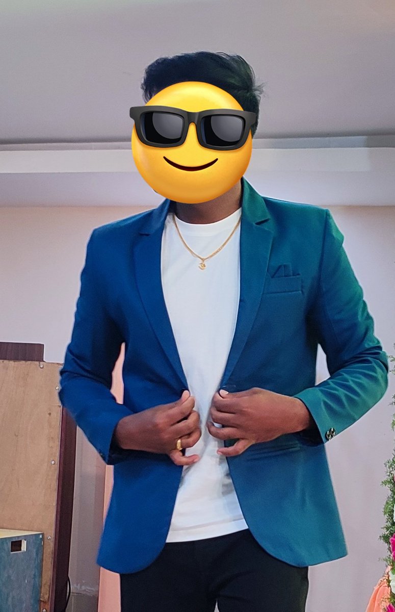 Suresh_Lakki's tweet photo. #GISVizag #AdvantageAP Na daggara Blazer Vundi kabatti nenu vellanu.... What do you say Anneeyya Fanses Brooooo @KalyanForever_ https://t.co/qPDQfyoBhH