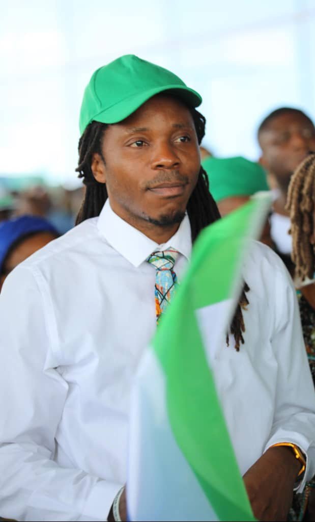 dsengeh's tweet photo. If you know me, I'm sure the 1 thing you'll associate me with is my country #SierraLeone. I'm always waving the flag of our beautiful mama salone figuratively & literally. This is why serving her over the last 5 years has been a true blessing for me! Excited for part 2. #VoteBio https://t.co/7skfVM4nAt
