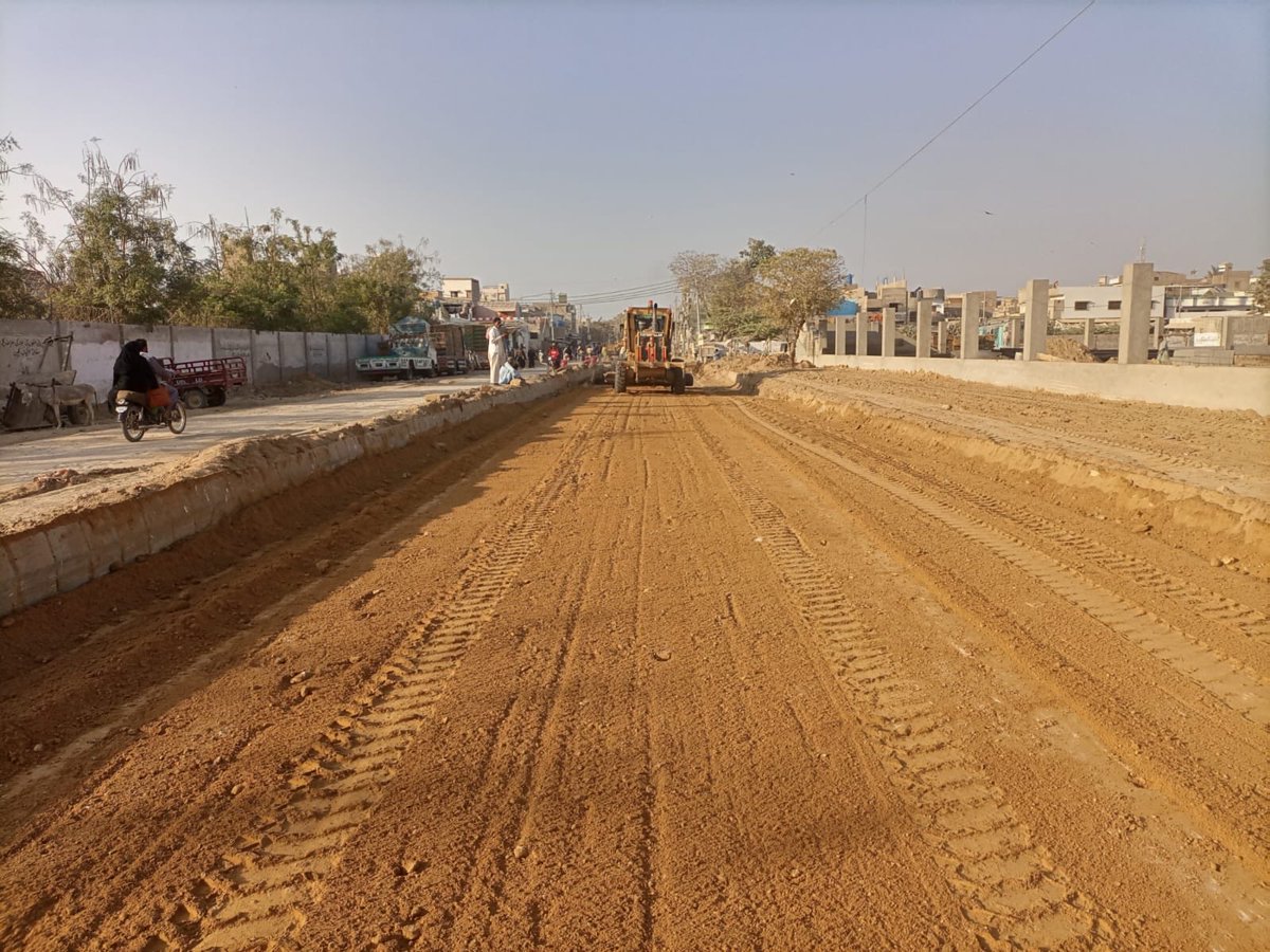 murtazawahab1's tweet photo. Road rehabilitation around the area of Khokhraparar under the #Karachi Neighbourhood Improvement Project. Sewerage and drains have been rehabilitated before constructing these roads #KarachiWorks https://t.co/YVXodxwMCa