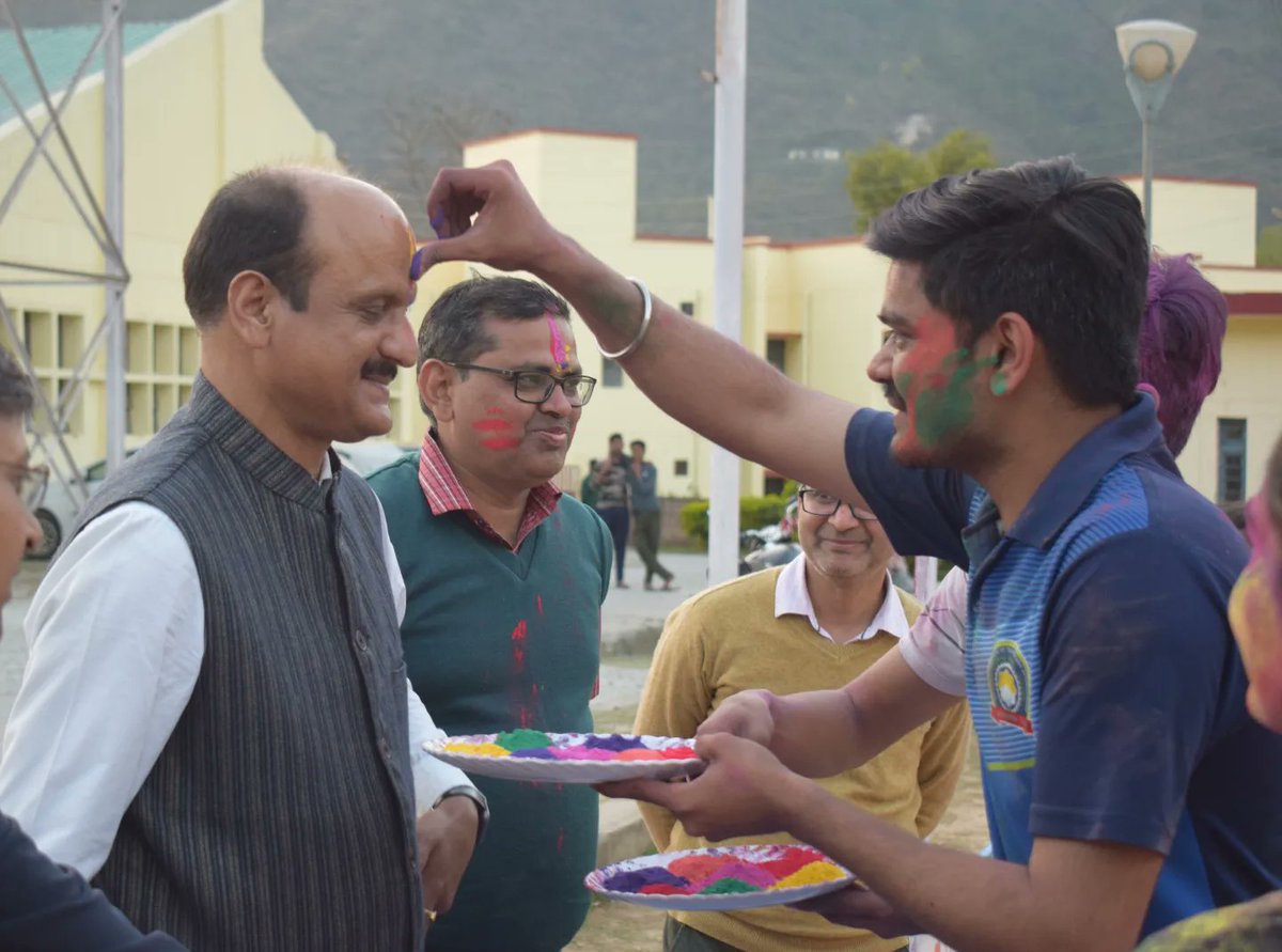 NIT_Uttarakhand's tweet photo. Holi Celebration #NIT #Uttarakhand 
 @LalitKumarAwa13 https://t.co/nF37yFPzjg