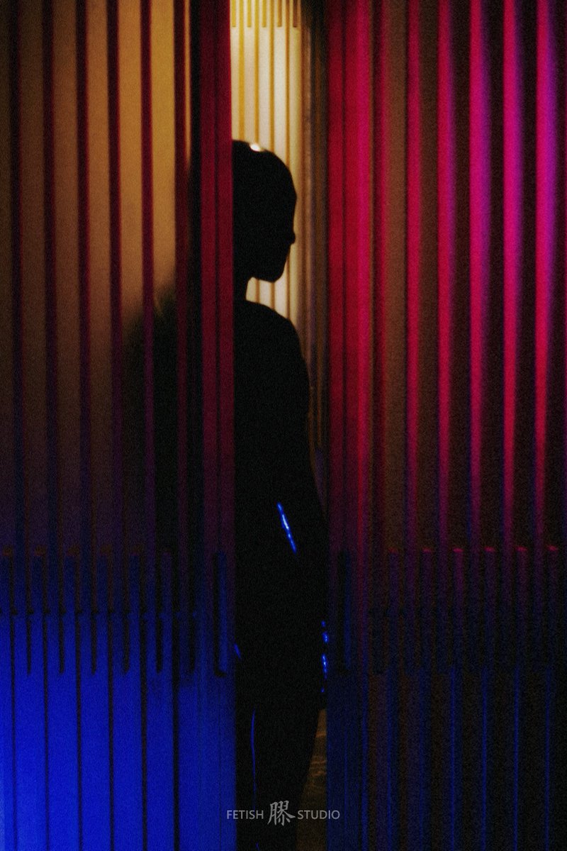 Duran_Rubberman's tweet photo. Something new is coming up. You just have to wait a few days.
#Rubber #Latex #GayRubber #GayLatex #RubberMan #RubberMen #RubberFetish #LatexFetish #FetishMen #RubberModel #LatexModel #GayLeather #Leather #LeatherFetish #BigGuysInRubber #rubbercatsuit #latexcatsuit https://t.co/HxKbmBLnE3