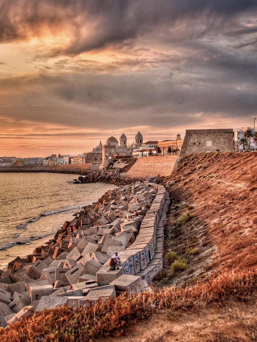 antobalberphoto's tweet photo. Así es Cádiz desde mi objetivo. https://t.co/z0wB1bnpg6