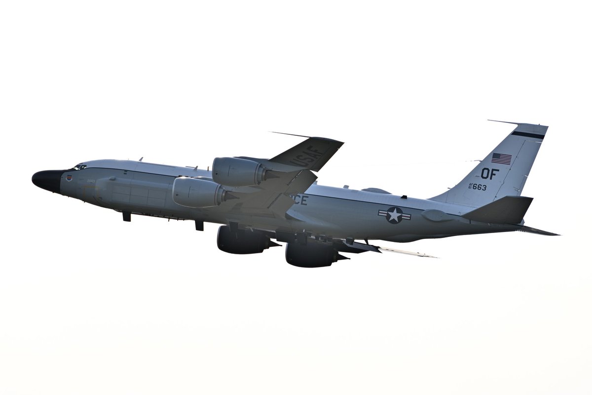 modelight329's tweet image. 2023/03/04
昨日の夜来たRCが18から上がりたいと言っていたので、MARCHのKC撮ったら18側に移動しようと思ってたけど、渋滞で間に合いそうもないから36側から逆光でRC-135S撮りました😅
#RJTY #横田基地