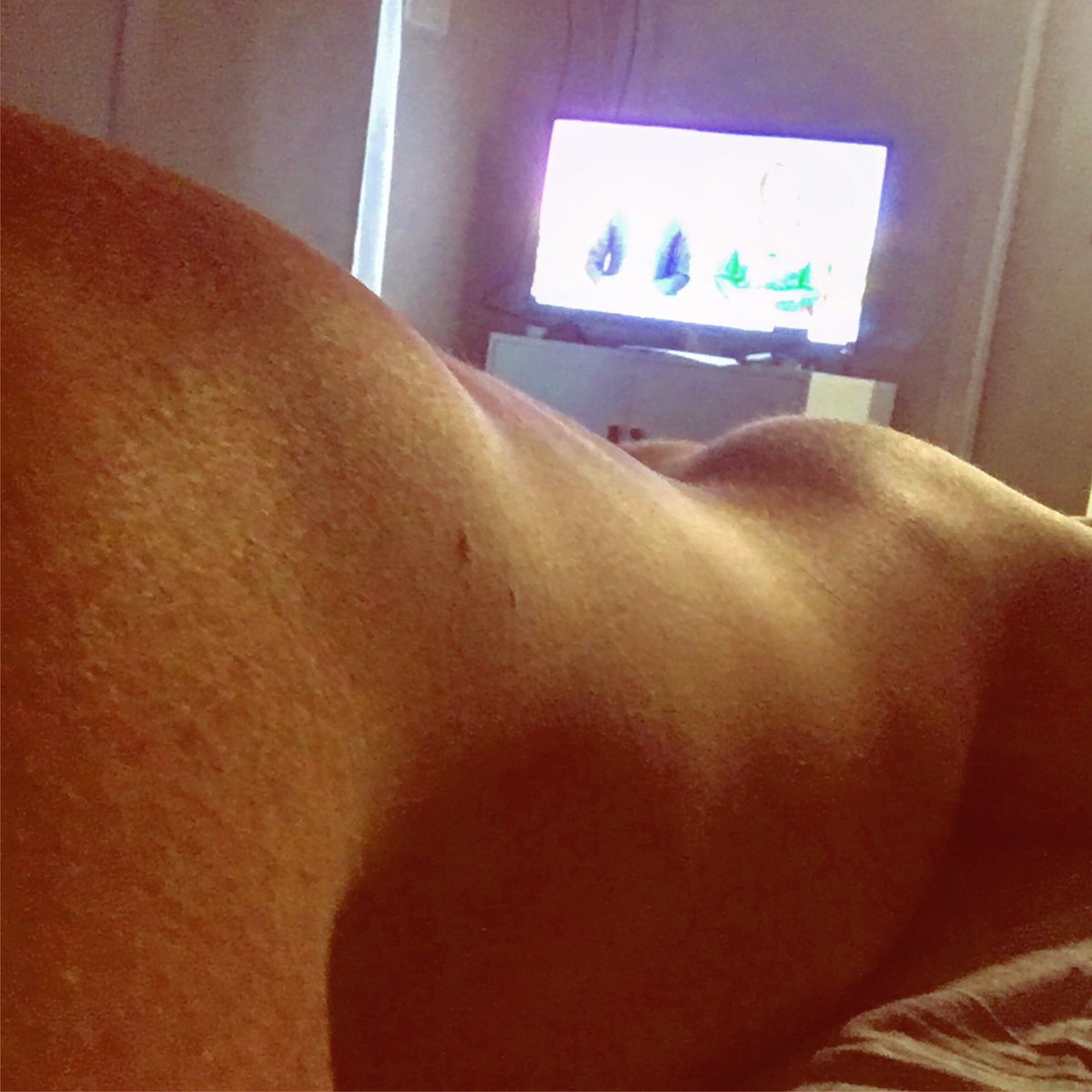 So I just got back to Sydney, looking at giving this 🕳️ a workout 😏 DM me to collab or retweet for a hookup!!