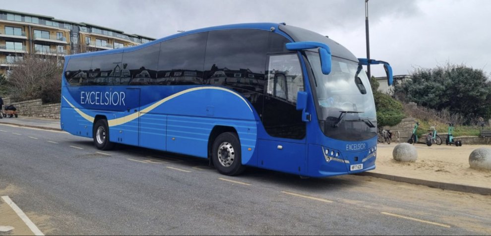 ExcelsiorCoach's tweet photo. It's an away day for @HamworthyUtdFC on the road today with @ExcelsiorCoach as they take on @tafclambs. Enjoy your trip with #Chappers at the wheel and bring back the 3 points ๐ช๐ช๐ช #effortlesscoachhire โฝโ๏ธโฝ https://t.co/u6woXiBLa0