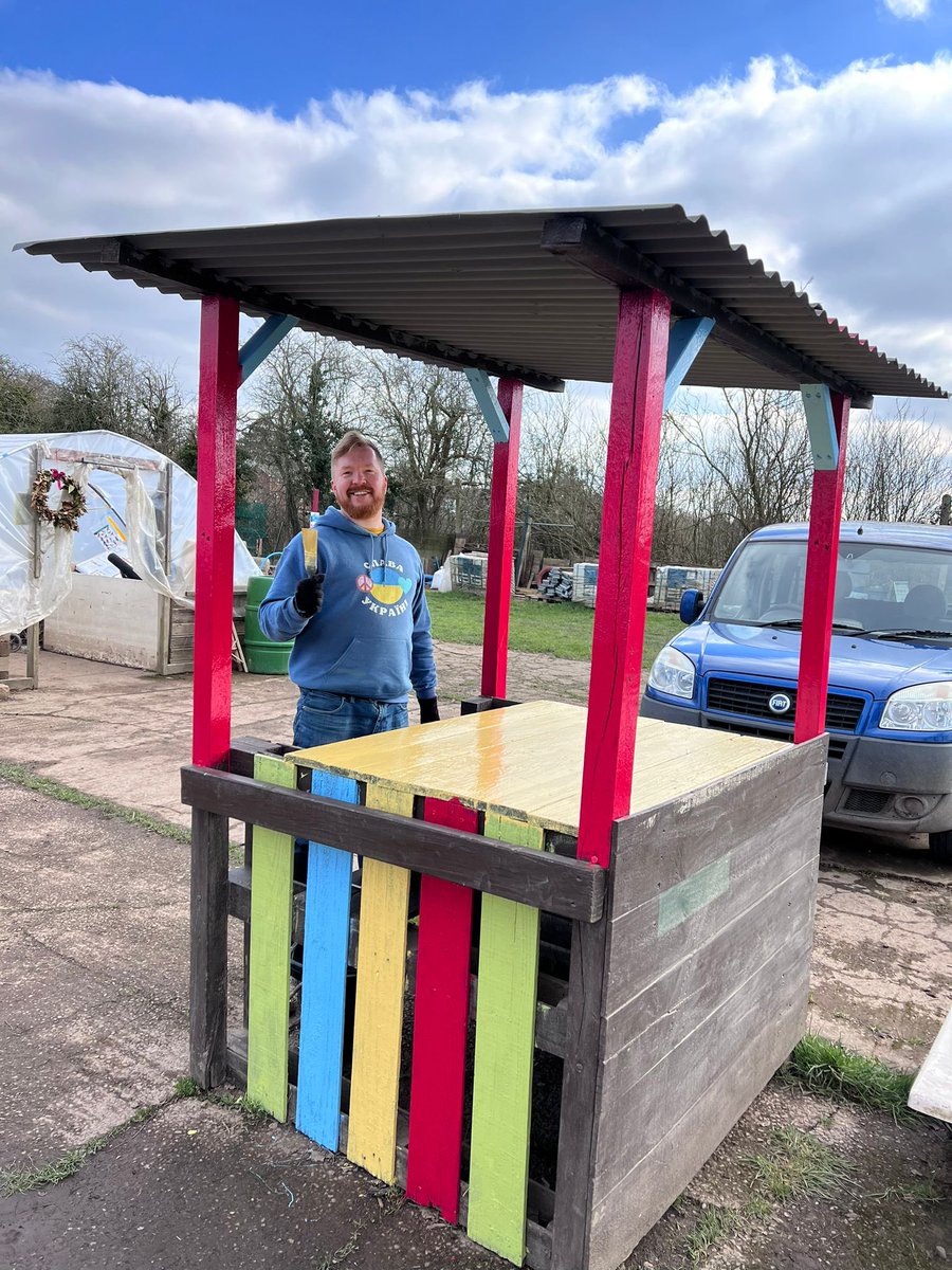 Thinking of summer and the growing season ahead?
We are! And here’s Ben, one of our lovely volunteers, giving our produce kiosk a Caribbean shack spruce up in readiness.

#volunteers #worcester #worcestershire #worcestercommunitygarden #transitionworcester #seasonalproduce