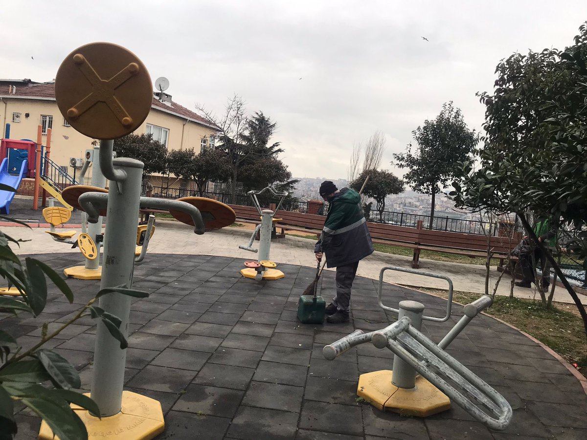 bbparkbahceler's tweet photo. Mahalle Bahçesi ve Parklarda çocuk oyun grupları bakım, onarım, temizlik, yıkama ve boyama çalışmalarımız devam etmektedir
@haydaraliyildiz @Halis_Yesilbas 
@_bekiruyanik @KonukcuMuzaffer @petekismett https://t.co/JrbBEeZwxV
