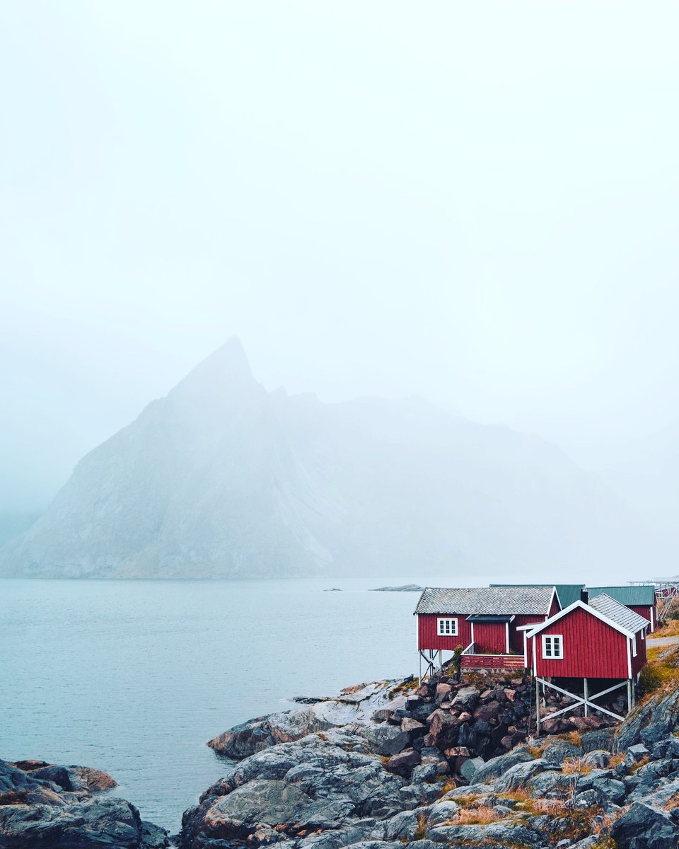 escape2unknown's tweet image. ॰ Wanderlust - a strong desire to travel &amp;amp; explore the world. 🧭 

• follow for daily travel inspiration ✨️ 

• visit my travel blog 🎒 - link in bio 

#Norway #travelphotography #landscapephotography #wanderlust #explorer #travel