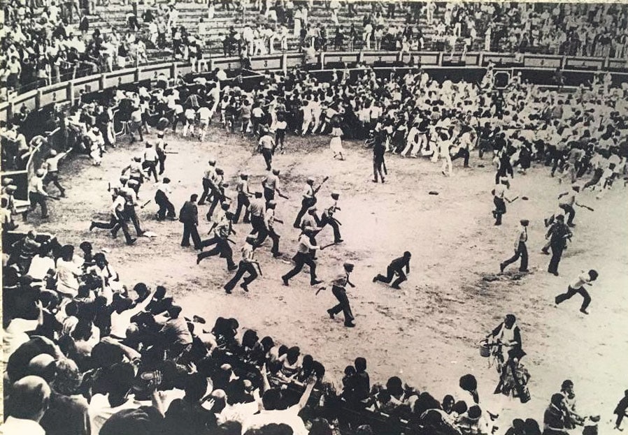 Las otras víctimas. la violencia policial durante la #Transicion (1975-1982)
<a href="/DavidBalles60/">David Ballester</a>
Las que perdieron la vida como resultado de los continuados excesos policiales que tuvieron lugar entre el 20N 1975 y 2D 1982.
#MemoriaHistorica #MemoriaDemocratica conversacionsobrehistoria.info/2022/04/26/las…