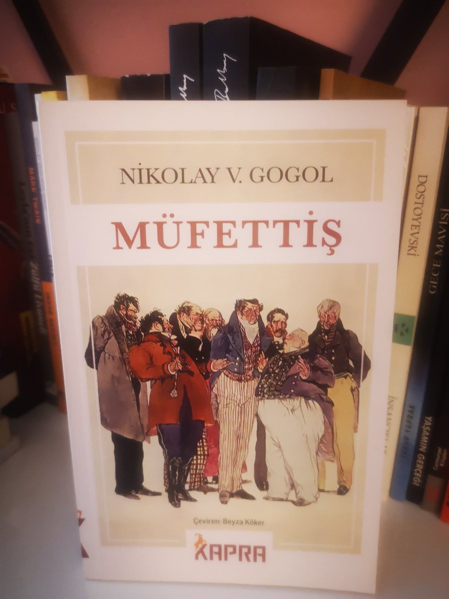 Nikolay Vasilyeviç Gogol, devletin içindeki benlik ve riyakarlığı mizahi bir dille anlatıyor.
Kemal Sunal'ın 1986 yapımı Deli Deli Küpeli 'yi de izleyebilirsiniz.😊
#cumartesi #Haftasonu #kitapönerisi #kitaptavsiyesi #kitapkokusu #kitapcenneti #kitapdostluğu