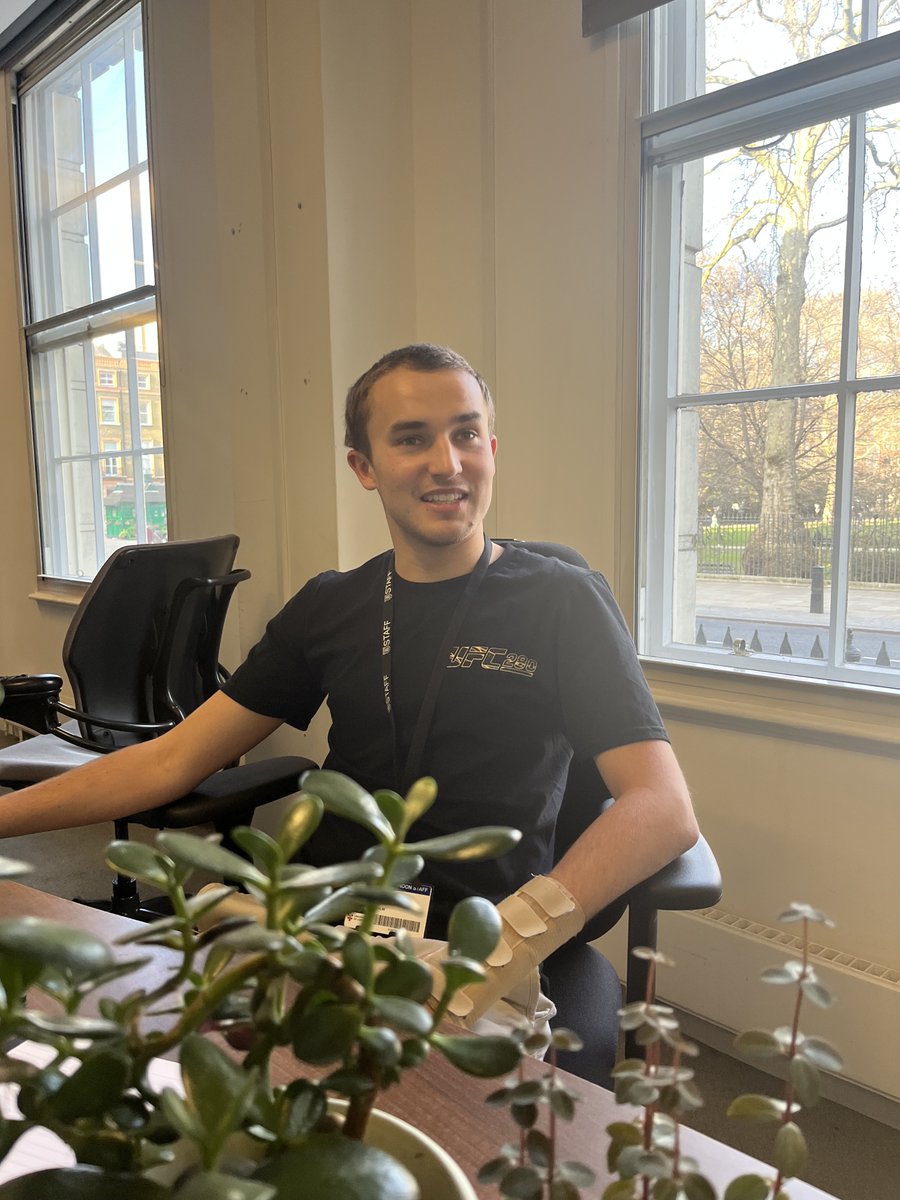 LondonU's tweet photo. From plants to personalised mugs, we'd love to know how you make your study space your own! Here is a peek of our Student Life team at their workspaces. Share a selfie of you at your desk and tag #UoLStudySpace for a chance to be featured on our page.✨ https://t.co/VphDWrn3y3