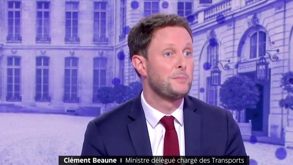 VilainCat's tweet photo. Clément Beaune : "Pour ne pas être pénalisés par le mouvement de grève le 7 mars, j'appelle tous les salariés à se mettre en grève." https://t.co/wYxhbvYDYC