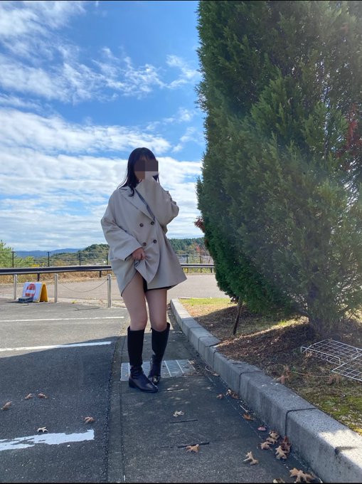この前ね野外◯出しようと挑戦したけど　 ここまでしか勇気でなかった🤣💕笑 全然ダメだ笑 皆様コツを教えてください🥹 https://t.co/x0tr2NvHpA