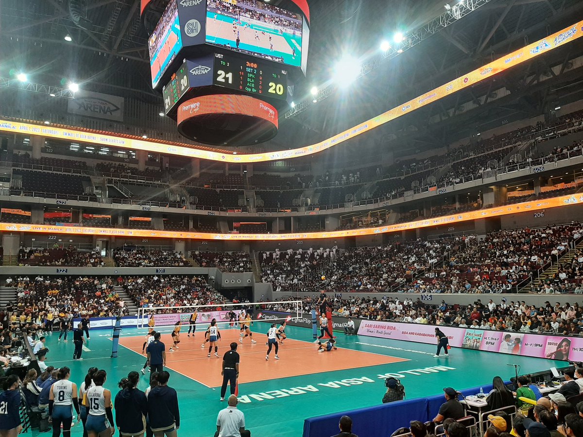 theo78's tweet photo. What a electric atmosphere! #NUvsUST #UAAPSeason85 https://t.co/sYn8jqZBeo