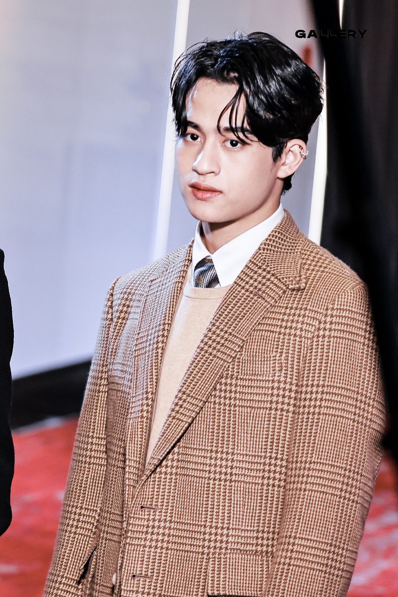 GALLERY_0731's tweet photo. 2023.03.04

As long as you are with each other
Won't afraid of anything💜💛

#YEvolutionXJeffBarcode 
#JeffBarcode 
@jeffsatur
@BarcodeTin https://t.co/AlNzLpGOCS