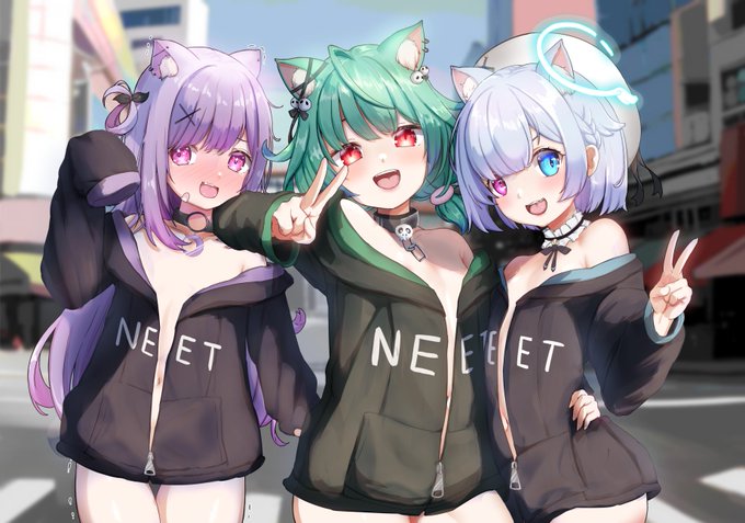 仲良しの三人
三人いるともっと大胆な事をできるかも。😍 