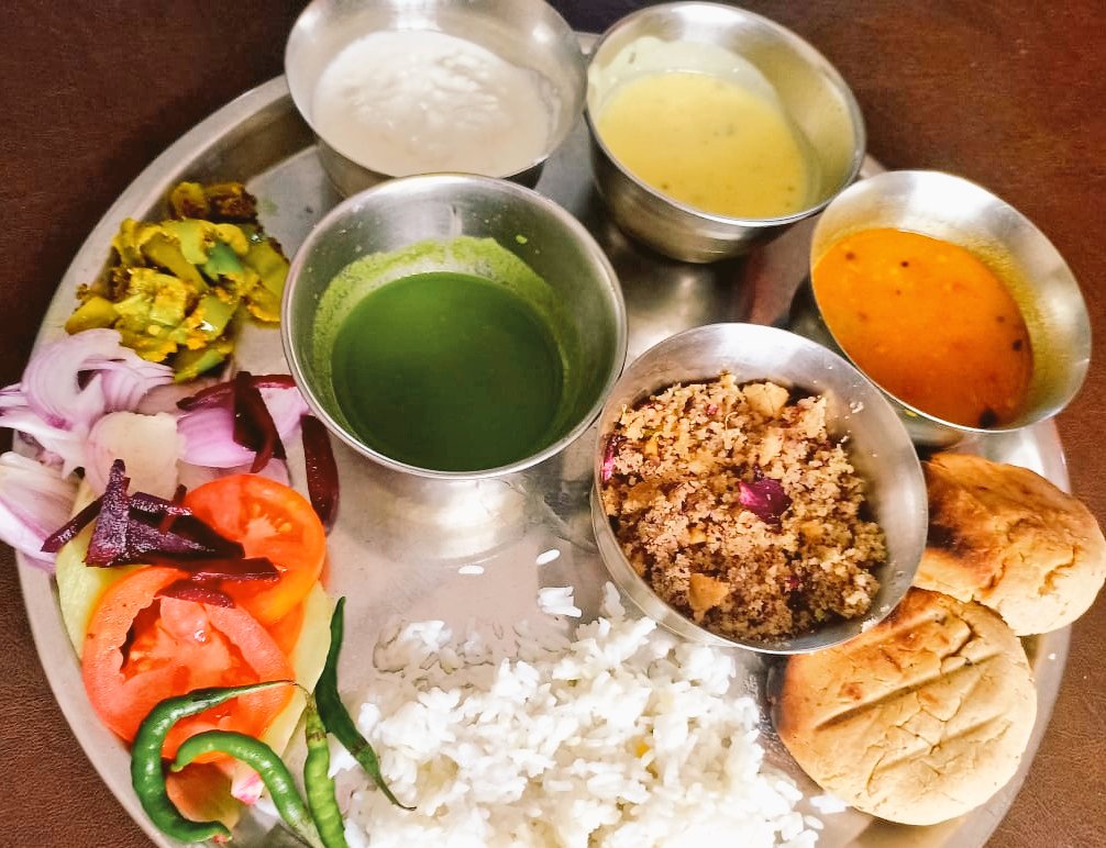 IamVanitawinnie's tweet photo. #ProudtobeRajasthani
#Foodie
#Authentic
#Dalbaati
#choorma
#GulaabChoorma
India is full of diversity it's food plays an important role in bonding people 
Who likes Rajasthani Foodit is soaked with lots of love and cultural richness.(ghee) too🤗
@my_rajasthan 
@MinOfCultureGoI https://t.co/KcZdDMGJDW