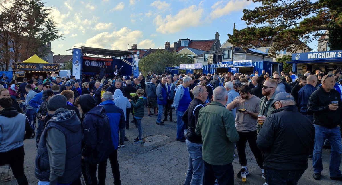 🗣️The <a href="/Official_BRFC/">Bristol Rovers</a> FanZone is back today from 12.30pm for the <a href="/SkyBetLeagueOne/">Sky Bet League One</a> clash against 
<a href="/BarnsleyFC/">Barnsley FC</a> :
  
🎸 Live Music - Kololo
🍺 Ollie's Bar &amp; The Gasworks 
🍔 The Gas Grill
 🇯🇲  Jerk King
🇲🇽   I Scream Tacos
☕️ <a href="/PerkyMeerkat/">Perky Meerkat</a> Barista Coffee
🍩 Churros/Doughnuts

#UTG 🏴‍☠️