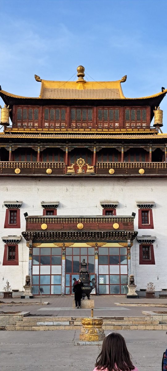 Газар хөдлөлтөд тэсэхгүй барилгын нэг гандан бх