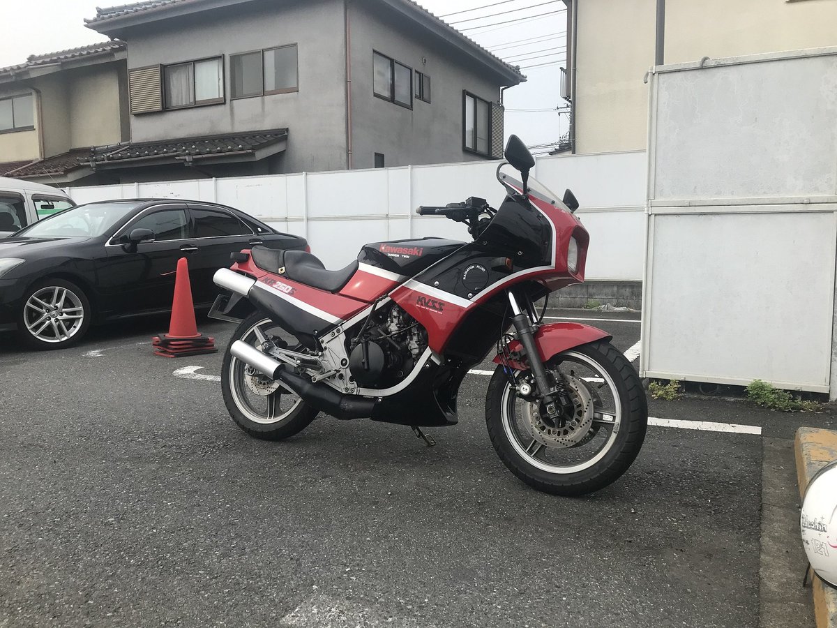 ideshinn's tweet image. #独断で不人気車を貼る
#kr250 #kr250s 

自分のバイク以外のKRを現実世界で見たことない。