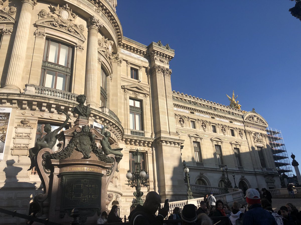 MarcelProusty's tweet image. Scandaloutrage !
1- Chabandonnage de la maine en virée à la Parisie. 😿
2- Chadultère inasseptable en prime :
« Si on m’avait dit un jour qu’en passant devant l’Opéra mes pensées s’envoleraient vers l’adorable @lynx_grizzly ».🙀
Namého, on se calme ! 😾😾😾