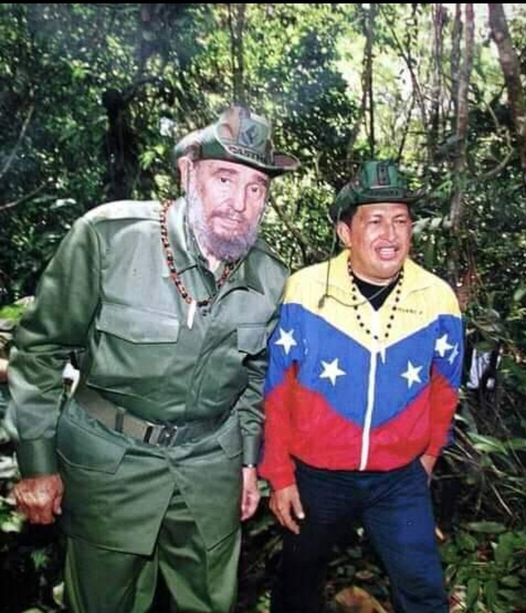 Dario42039325's tweet photo. Nos enseñaron siempre que para luchar contra el imperio es impresindible la Unidad de los Pueblos.
#ChavezyFidelpotSiempre.
#ChavezVive . https://t.co/dXA4FifYK8