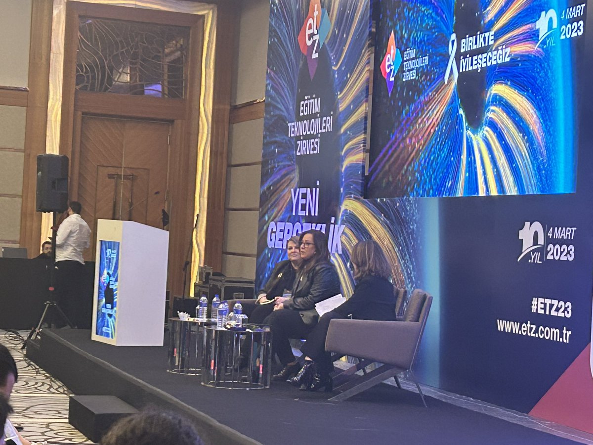 ‘Ders öğrencinin olduğu yerde başlar. ‘ Ece Karaboncuk <a href="/EceKaraboncuk/">Ece Karaboncuk</a> #ETZ23 #birlikteiyileşeceğiz