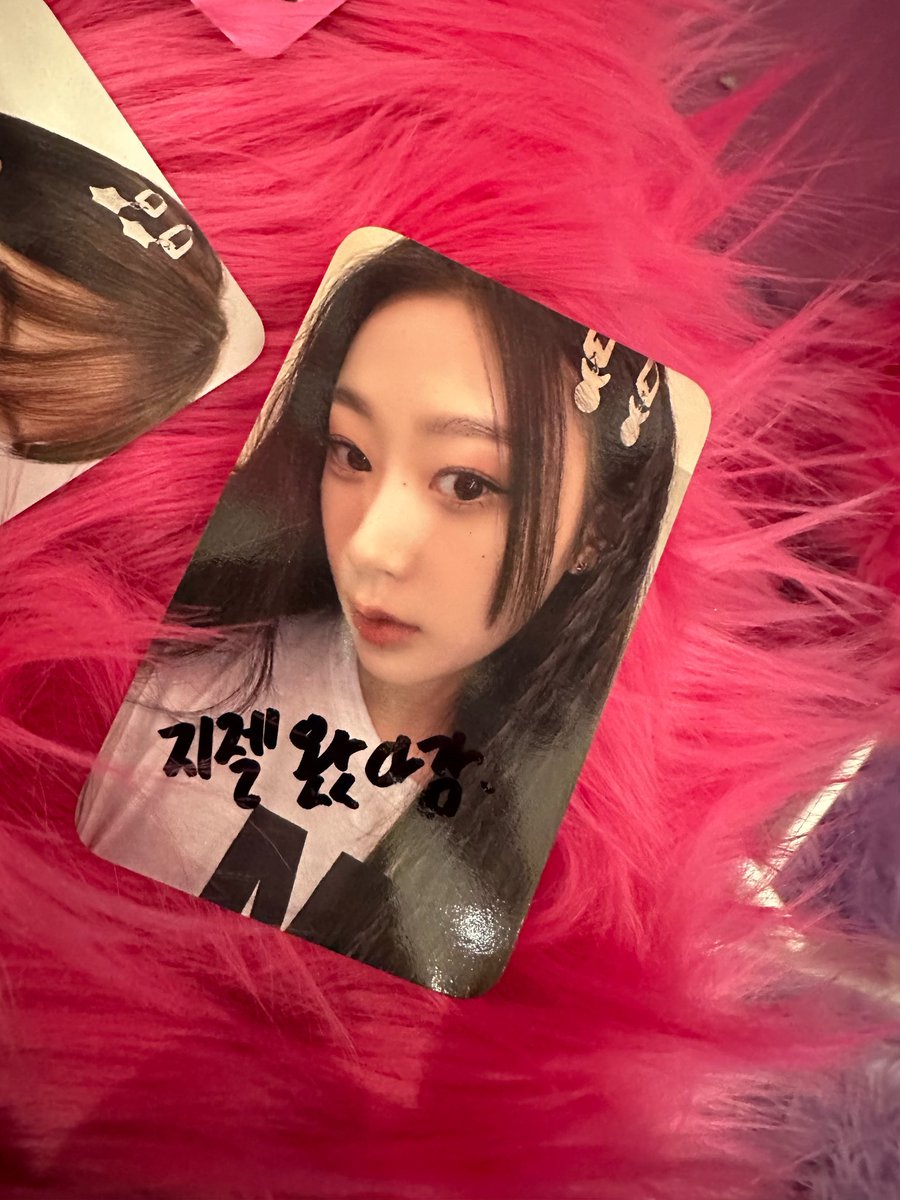 aeriSMILEY's tweet photo. 가서 낙서 좀 하고옴

너정말웃기고귀엽다.... https://t.co/DbBMuQjOQH