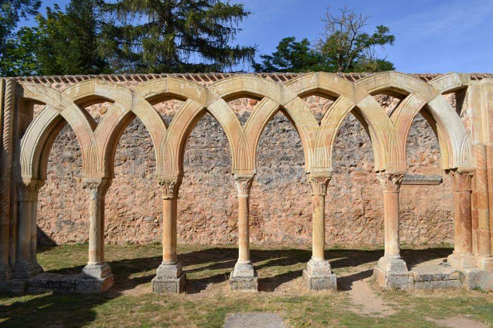 cylromanica's tweet photo. Que tendrá la ciudad de Soria....que la hace uno de los lugares más espectaculares del románico de este país....Que tendrá.....🤔🤪
📷 Iglesia de Santo Domingo 
📷 Iglesia de San Juan de Rabanera
📷 Monasterio de San Juan de Duero 
📷 Concatedral de San Pedro 
@patrimoniojcyl https://t.co/J4AkHpDgpG