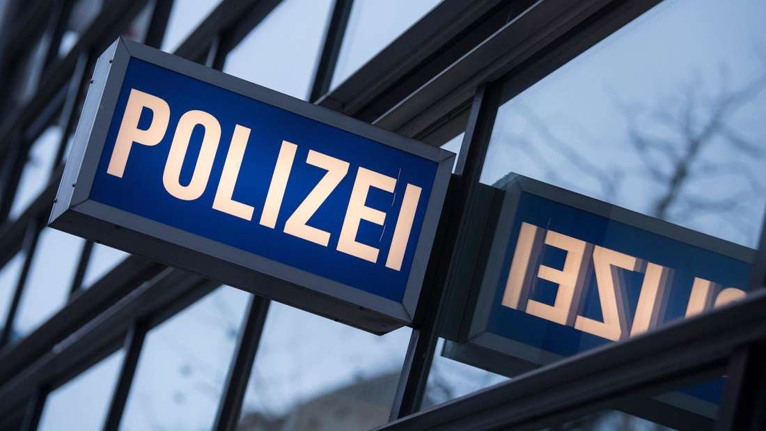 Update: #Frankfurt #Justizproblem Vorerst wird es keinen Prozess wegen der rechtsextremen Chatgruppe „#Itiotentreff“ unter Frankfurter Polizisten geben. Auch disziplinarrechtlich gibt es erst einmal keine Konsequenzen. #NSU20 #Rassismus fr.de/rhein-main/lan…