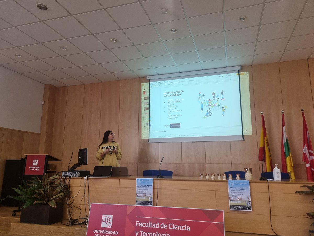 🔥🔥 <a href="/IreneRuizPozo/">Irene Ruiz</a> hablando de AR/VR en la <a href="/zurracapoteconf/">zurracapoteconf</a> #zurracapoteconf