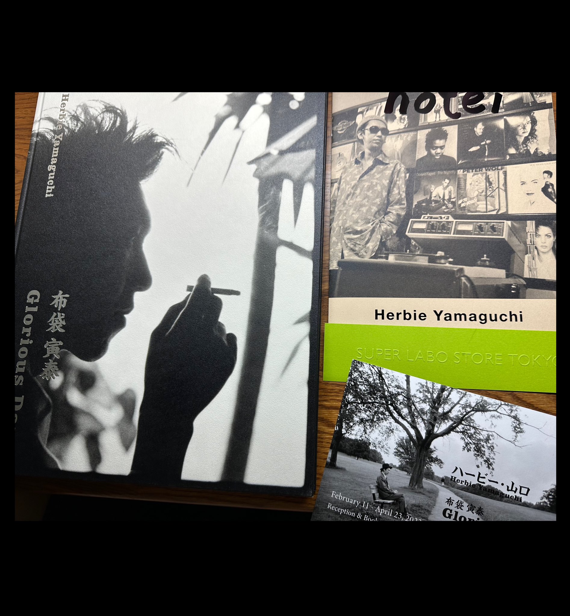 布袋寅泰写真集　BOOWY時代から撮り続けた著者ハービー山口氏サイン入☆激レア☆ Amazon.co.jp: 布袋寅泰写真集 BOOWY時代から撮り続けた著者