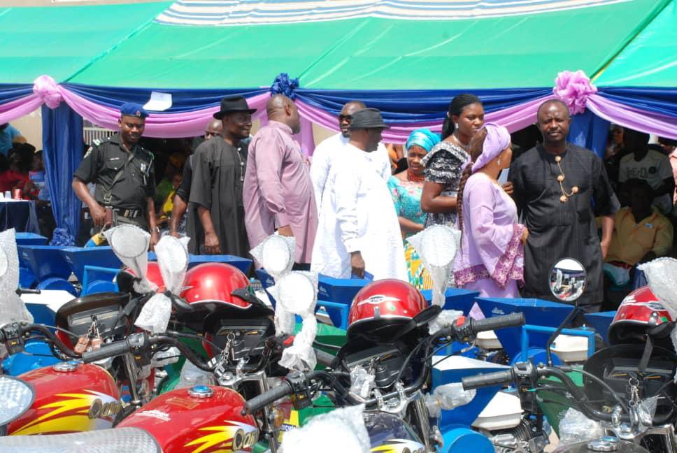 DawariGeorge's tweet photo. This actively speaks of my excellent public service records that has won me goodwill and many supporters.

#actionalliance #riversstate2023 #dawarigeorge #nigeriaelection2023 #ItsMorningAgain #dig2023  #bluestar #dig2023 #riversstate https://t.co/mcKyERJOcz