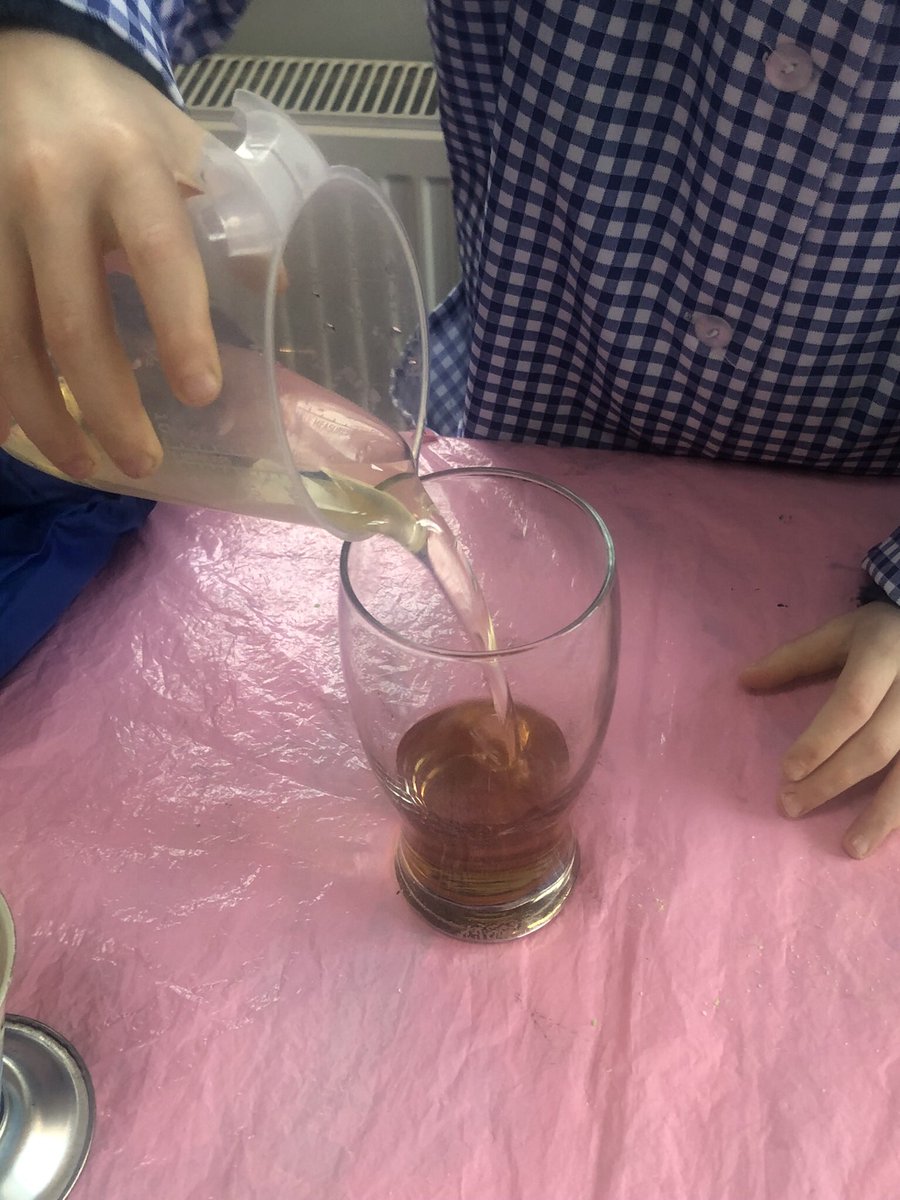 LearningLog1's tweet image. @laceygreenpa #LGPAScience Water, vinegar and cooking oil separate when combined.