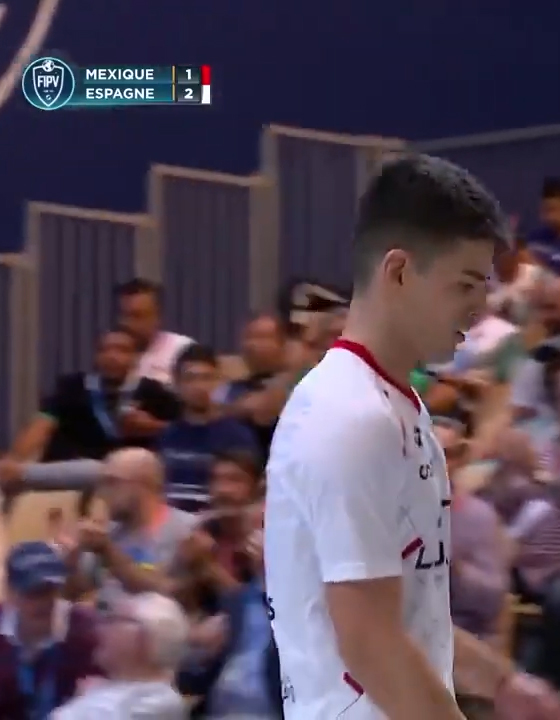 REL3VO's tweet photo. These are image captures from the official broadcast of the #Frontball World Championship held in Biarritz past October. Can you spot @aitorzumelzu @Jon_Cortazar inside the crowd? 📸 #FrontballPlanet #PS5 #PS4 #EntraEnJuego https://t.co/zeJlhEI04y