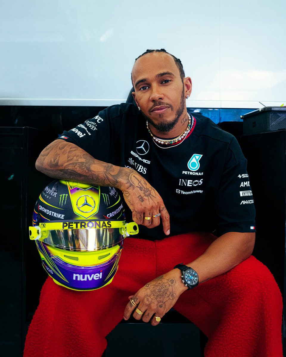MercedesAMGF1's tweet photo. QUALI DAY. 🖤🔥 @Nuvei https://t.co/RrO83UyiJT