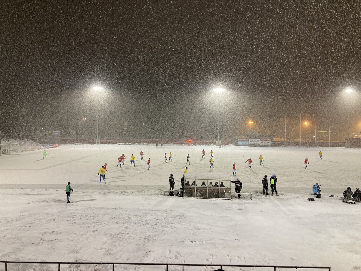 SampleThis_7's tweet photo. 1 week of living in Helsinki. literally nothing i've done before had prepared me for this 😅 #EnjoyingTheJourney #WhenIsSpring #SnowFootball https://t.co/E6puG3TyEb
